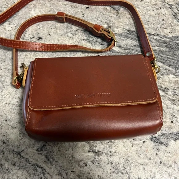 Portland leather goods Mini Metro crossbody Brown Leather Crossbody Bag - Picture 2 of 14